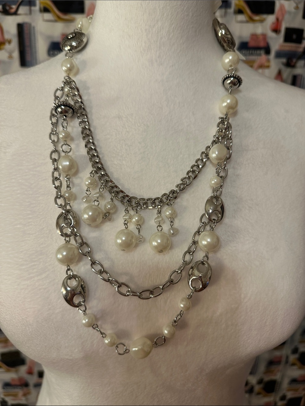 Elegant Silver-Tone Multi-Strand Pearl faux Necklace
